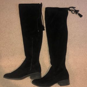 Prissy Knee high black suede boots